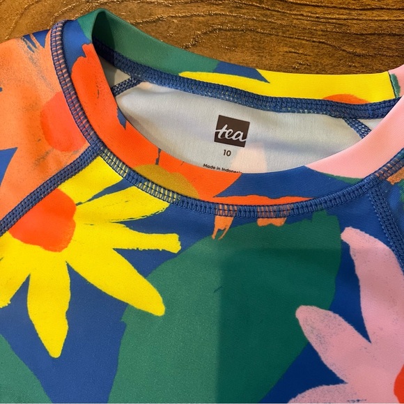 TEA COLLECTION Girls Flower Swim Rashguard Size 10 EUC - Picture 2 of 3